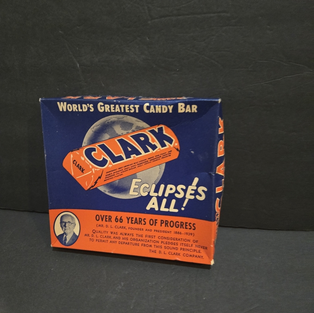 c RARE CLARK WORLDs GREATEST CANDY BAR BOX 1930s